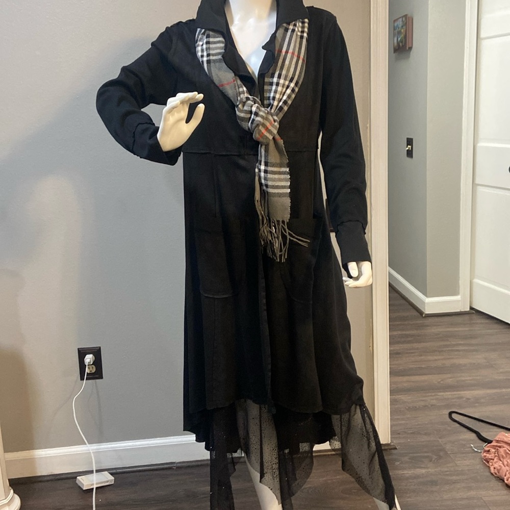 Short to long black cape